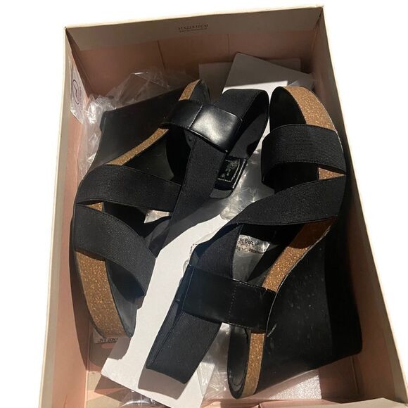 BCBGenerstion black wedge excellent  condition size 8.5 awesome shoes see pics - Picture 5 of 6